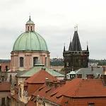 Charles Bridge Unique Maisonette Apartmán