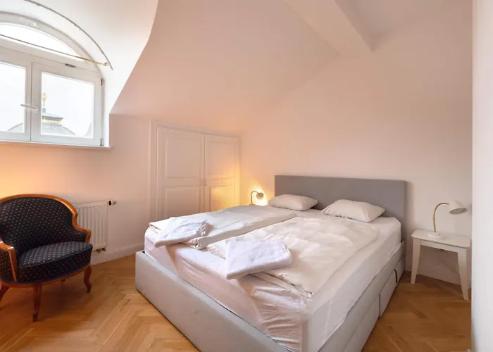 Charles Bridge Unique Maisonette *