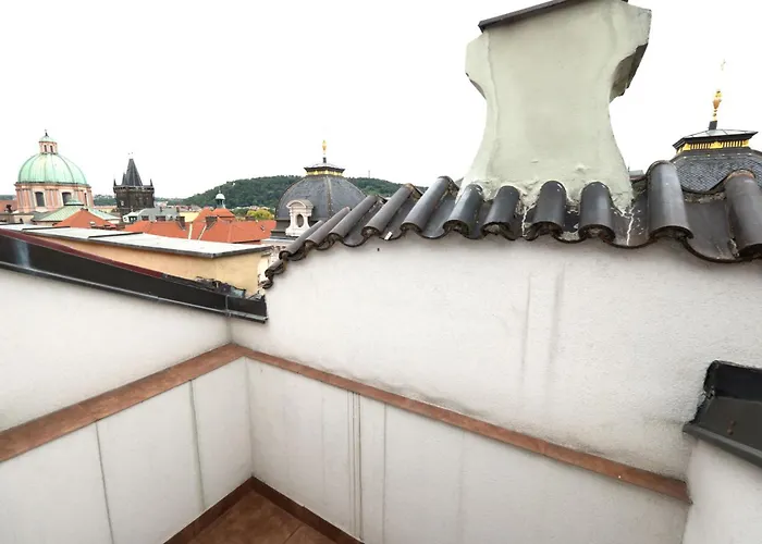 Charles Bridge Unique Maisonette *