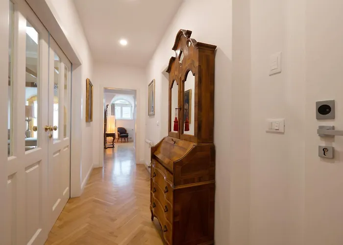 Charles Bridge Unique Maisonette * Prague